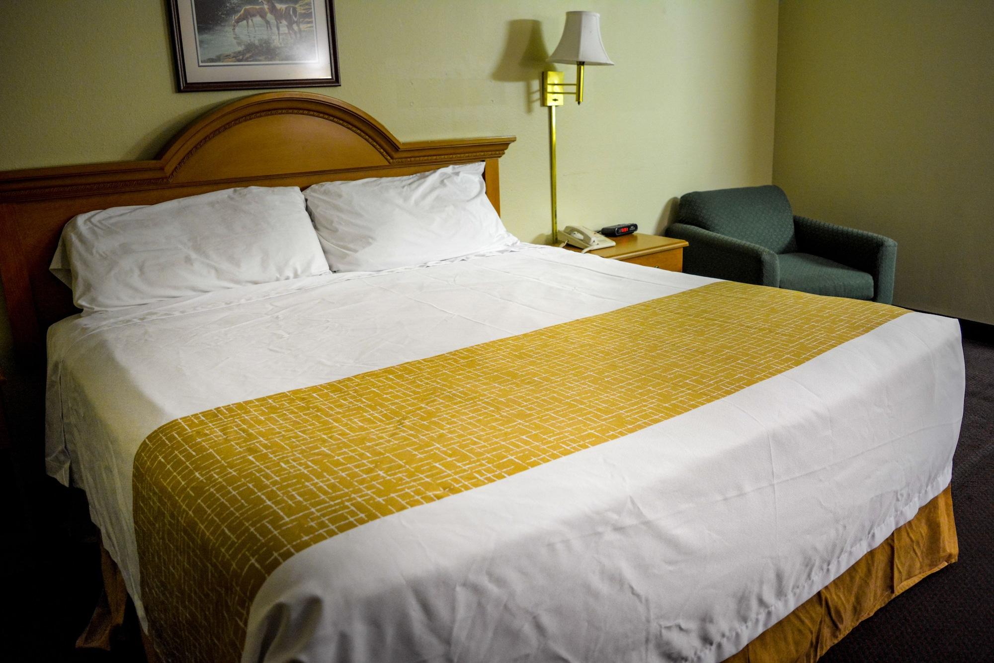 Travelodge By Wyndham St. Louis Berkeley Экстерьер фото