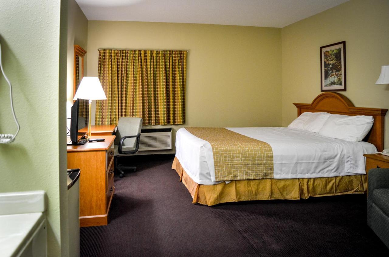 Travelodge By Wyndham St. Louis Berkeley Экстерьер фото